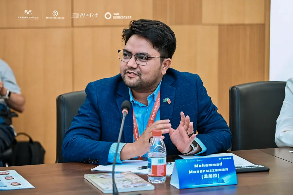 Md. Moneruzzaman addressing an audience